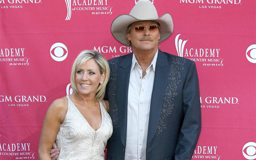 alan jackson and wife
