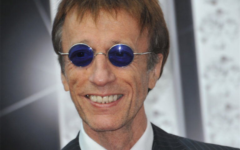 robin gibb wife