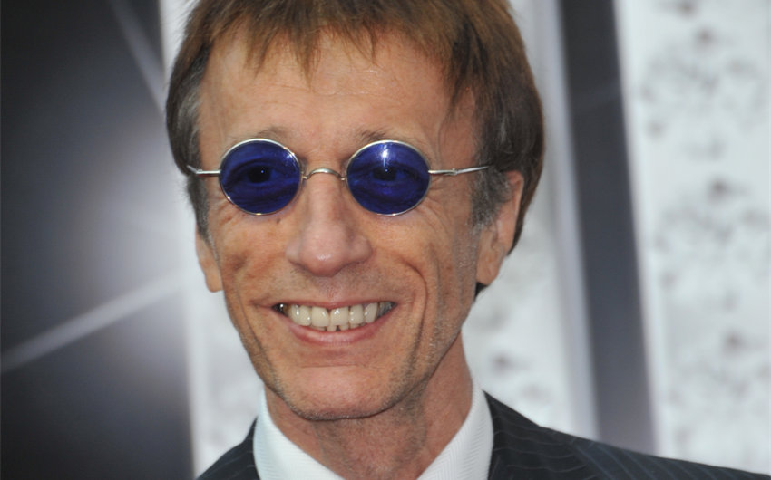 robin gibb wife