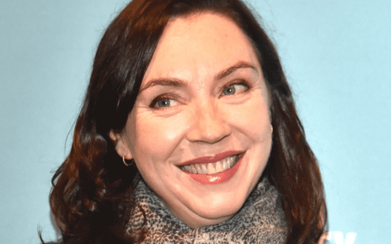 Stephanie Courtney Net Worth: How Flo From Progressive Turned Ads Into Millions